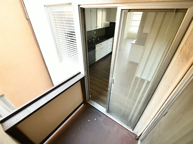 5401 Broadway Ter — Photo 15