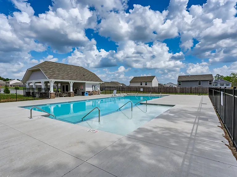 242 Carrington Dr — Photo 42
