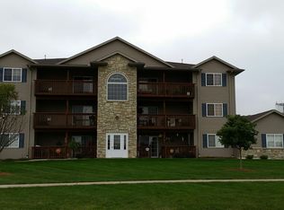 209 E Price St UNIT 304, Eldridge, IA 52748