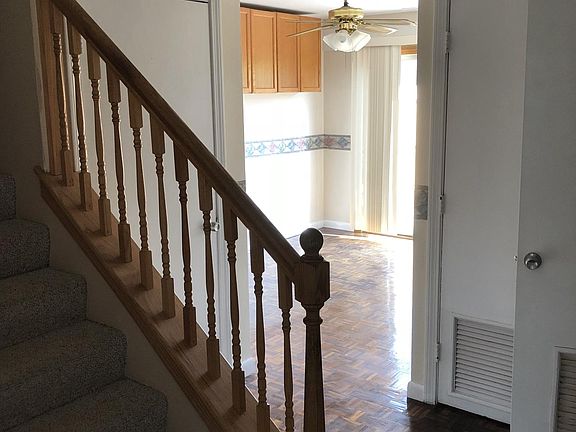 2nd image of 25 Pamela Ln