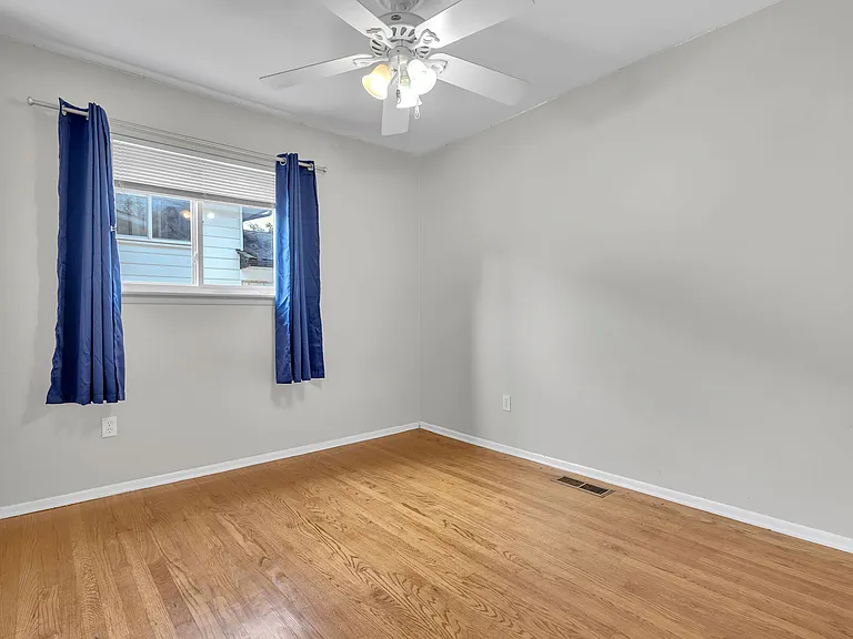 23520 Brandywynne St — Photo 15