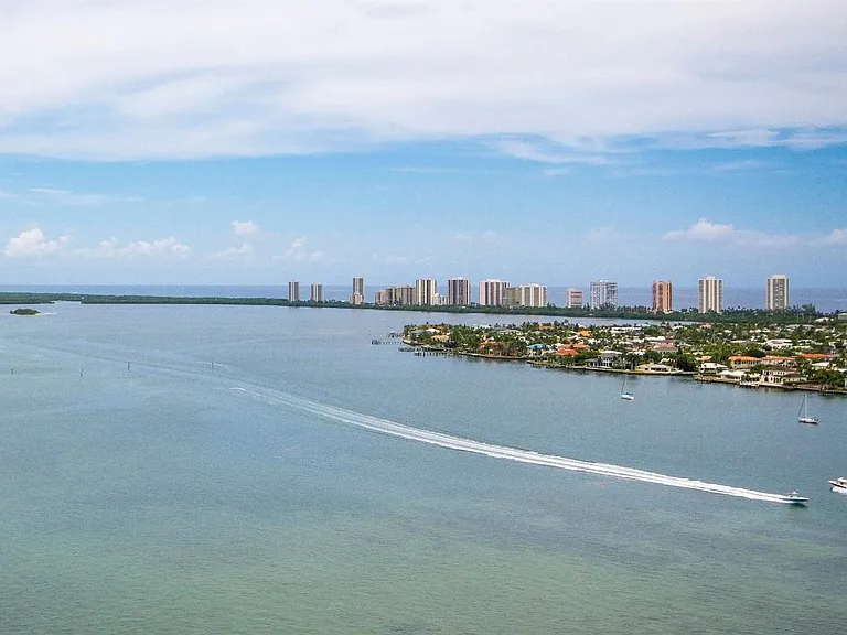2650 Lake Shore Dr #2303 — Photo 14