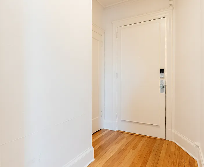 Campus Apartments 6 Weeks Free | Spacious Studio In Heart of the U District — Photo 16