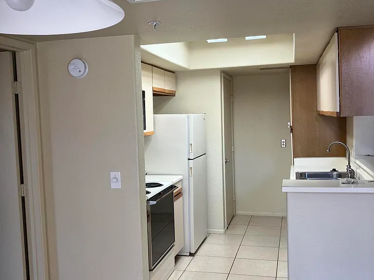 1333 E Morten Ave #238 — Photo 3