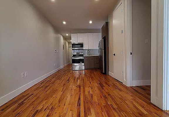 3rd image of 1661 Lincoln Pl #3A