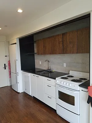 Rented by Space Link Realty | media 7