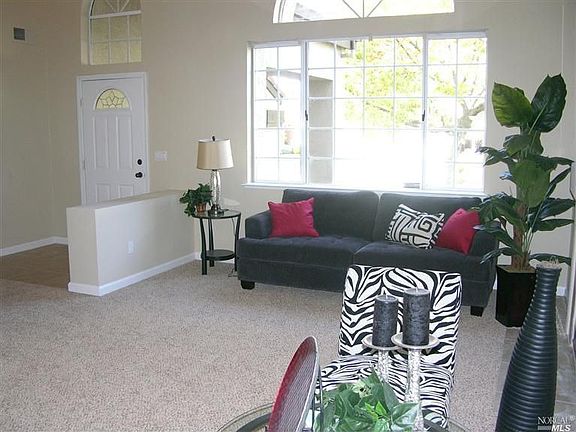 5th image of 778 Roscommon Dr