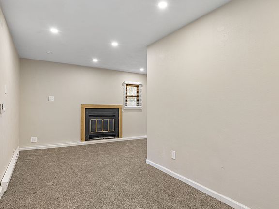 5th image of 300 Highland Ave