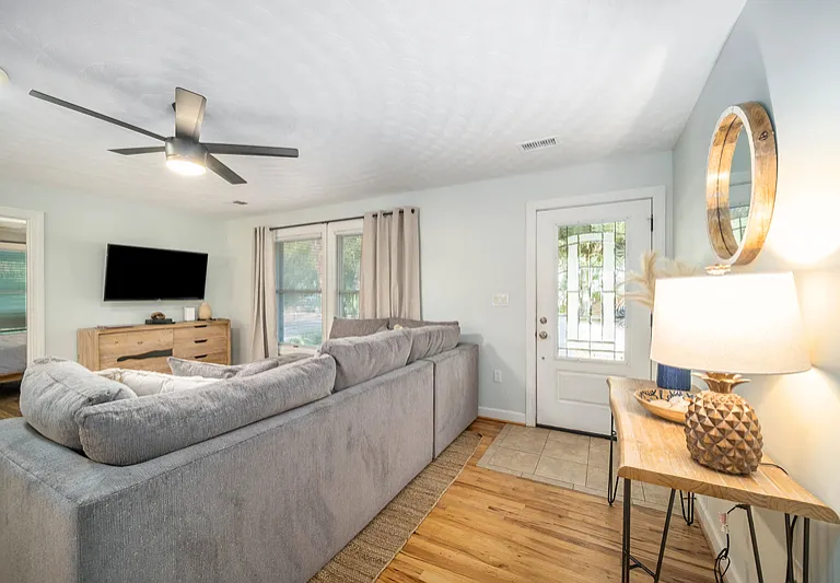 312 W Cooper Ave — Photo 2