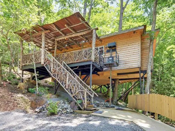 605 White St, Hiawassee, GA 30546