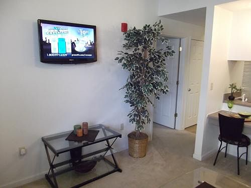 3rd image of 415 Chapel Dr