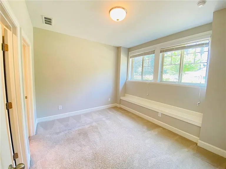 1815 Hislop Ln #8 — Photo 31