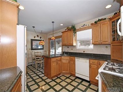 4th image of 148 Bishop Ln