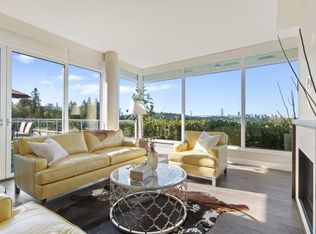 918 Keith Rd #502, West Vancouver, BC V7T 1M3