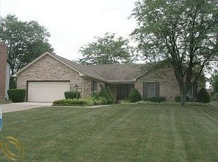 1309 Heatherwoode Rd, Flint, MI 48532