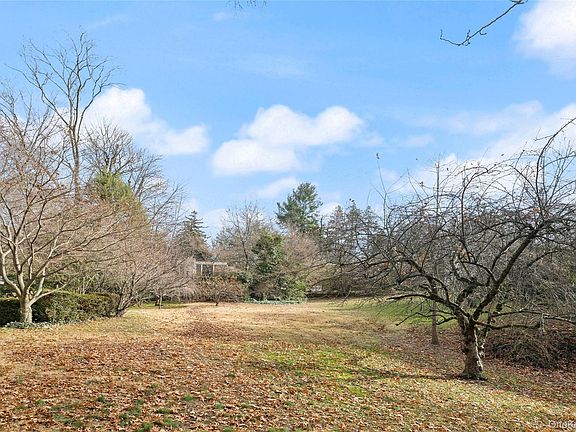 3rd image of Palisade Avenue