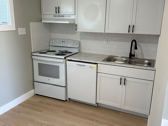 2nd image of 943 N Glendale Ave APT 2