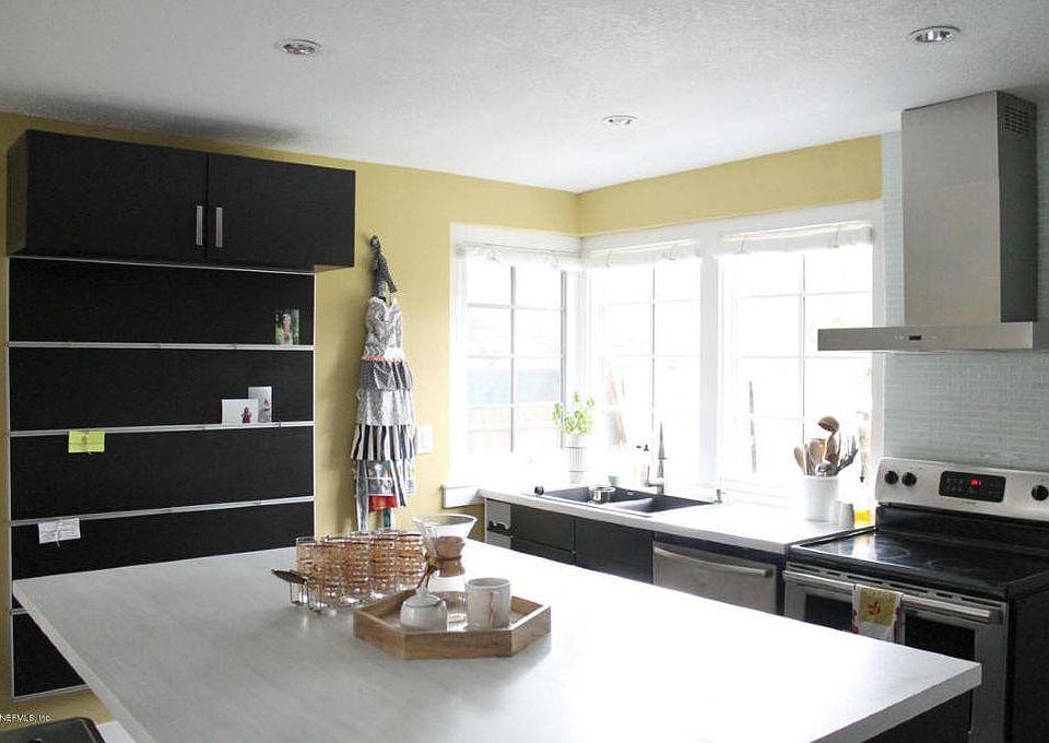 2nd image of 2946A Downing Ave