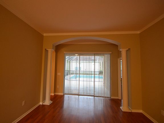 4th image of 2011 Wexford Green Dr