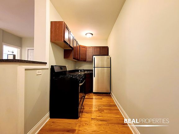 4th image of 511 W Melrose St #511310