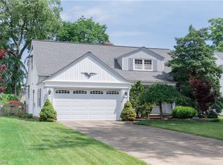 18950 Colahan Dr, Rocky River, OH 44116
