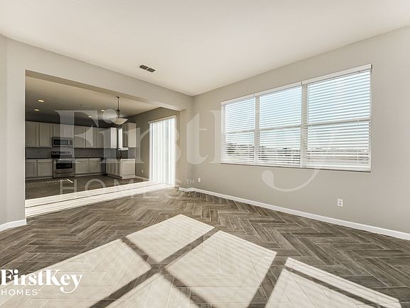 4th image of 796 Lakeview Pointe Dr