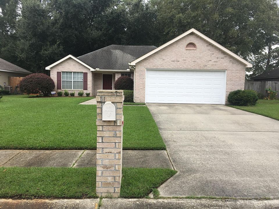 1st image of 293 Woodcrest Dr