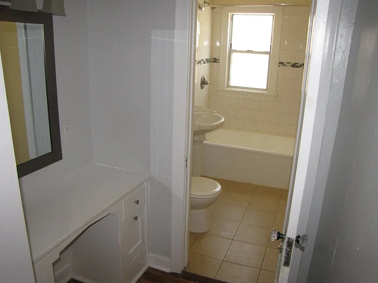 1805 N Kingsley Dr — Photo 5