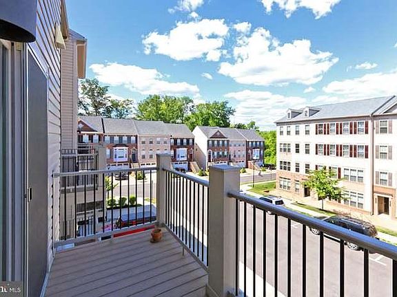 3rd image of 3697 Chippendale