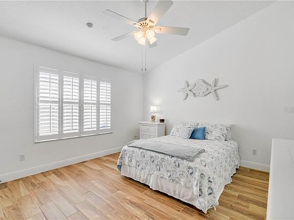 4th image of 976 Norfolk Ct