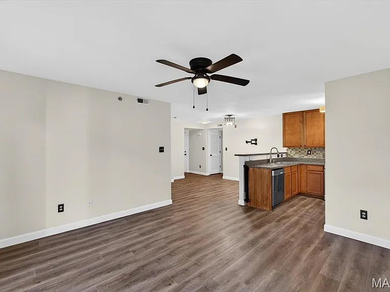 4103 Spring River Dr — Photo 6
