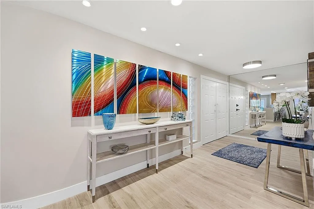 3 bed, 3.0 bath, 2616 sqft, $9,000 — Photo 3