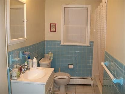 3rd image of 20 Evelyn Ct