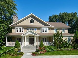 41 Harvest Dr, Scarsdale, NY 10583