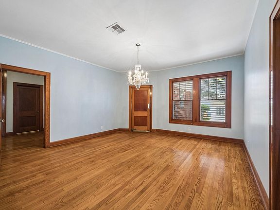 4th image of 4606 Avenue N 1/2