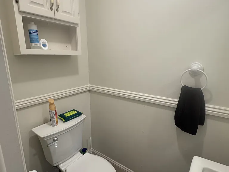 124 Lakeside Dr — Photo 3