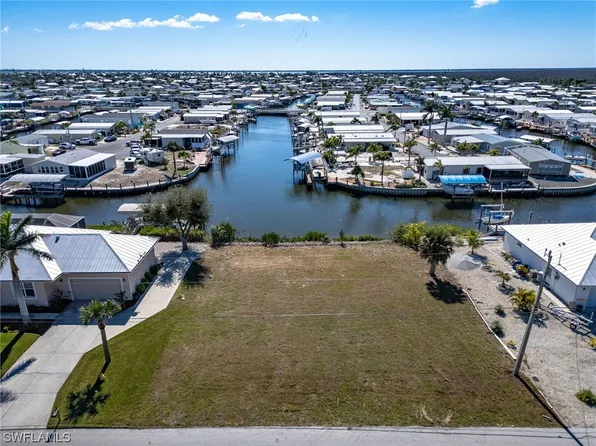 3881 Galt Island Ave, Saint James City, FL 33956