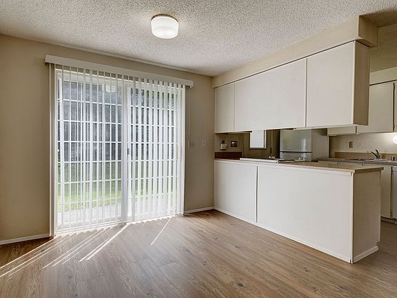 4th image of 835 SW Harrier Cir APT 5