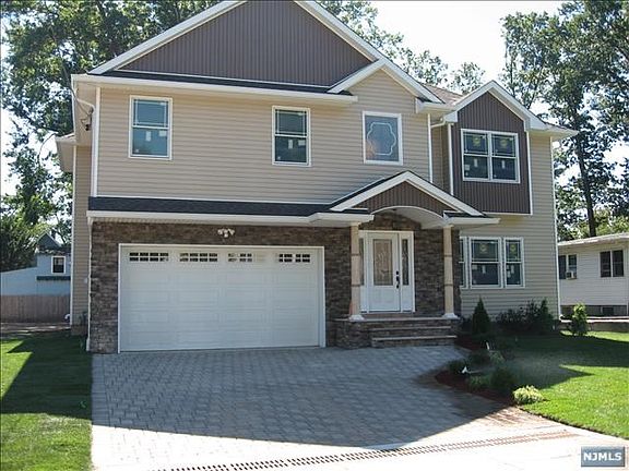 2nd image of 18 Highwood Ave
