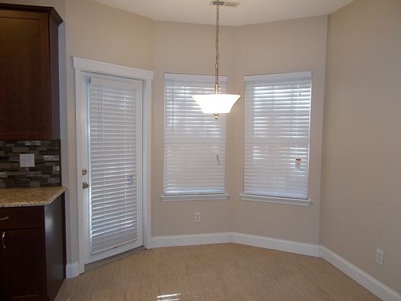 5th image of 218 Misty Arbor Ln