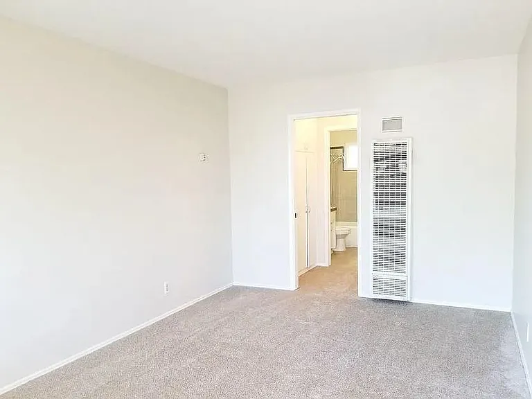 4826 Cypress St #4826D — Photo 5