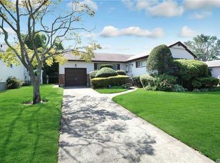 829 Cornell Rd, Franklin Square, NY 11010