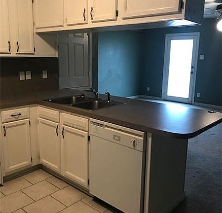 3rd image of 702 Trenton St APT 6