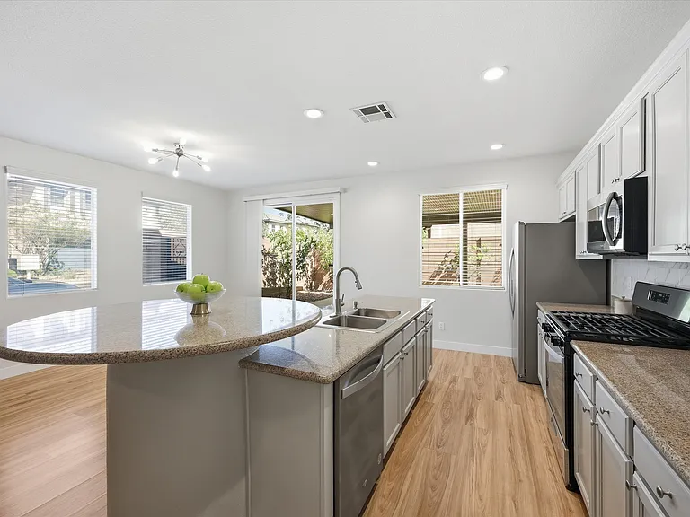 7658 Engleberg Ave — Photo 1