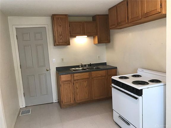 2nd image of 208 Valleyview Dr