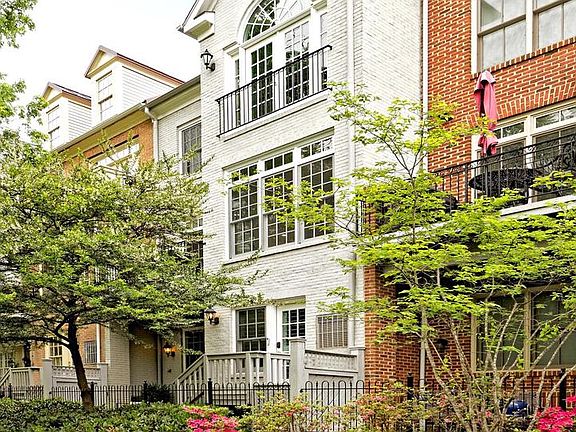 2nd image of 28 Alexander St