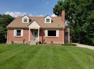 231 Hemingway Rd, Saint Matthews, KY 40207