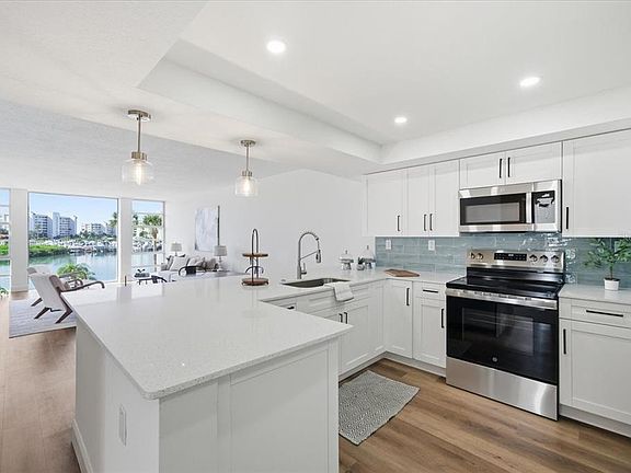3rd image of 7400 SUN ISLAND DRIVE S #202