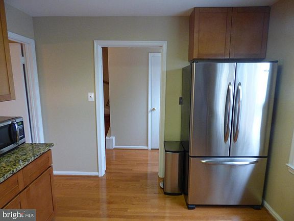 4th image of 4442 Airlie Way