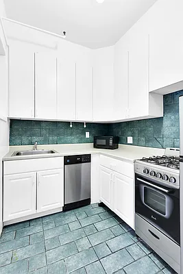 Rented by Corcoran | media 13